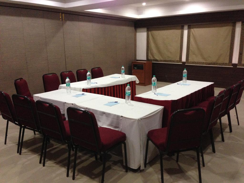 Hotel Thulashi Park Ченай Екстериор снимка