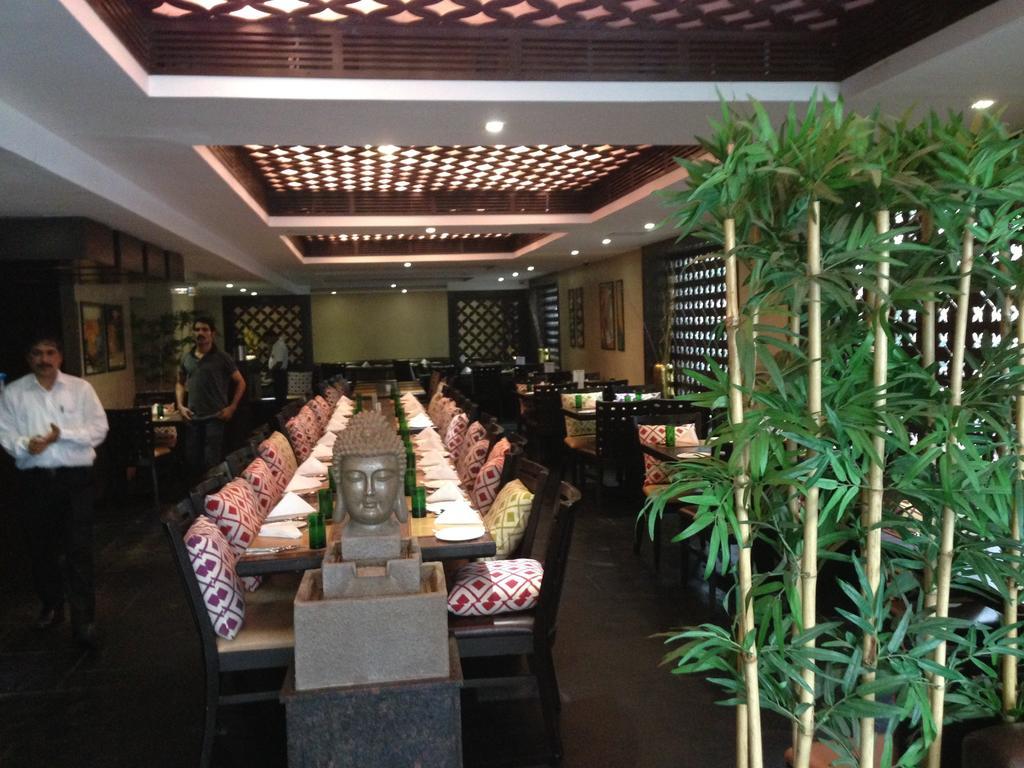 Hotel Thulashi Park Ченай Екстериор снимка